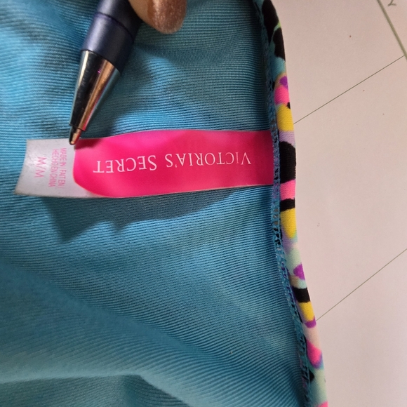 Victoria's Secret bikini Size M in great condition - Picture 8 of 9